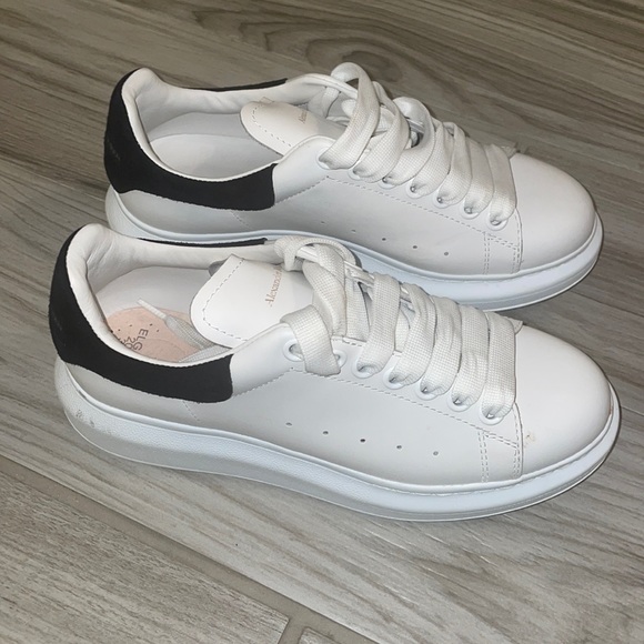 Alexander McQueen sneakers - Picture 1 of 5